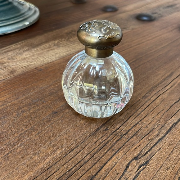 Tocca Liliana empty perfume bottle 1.7oz. - Picture 2 of 3